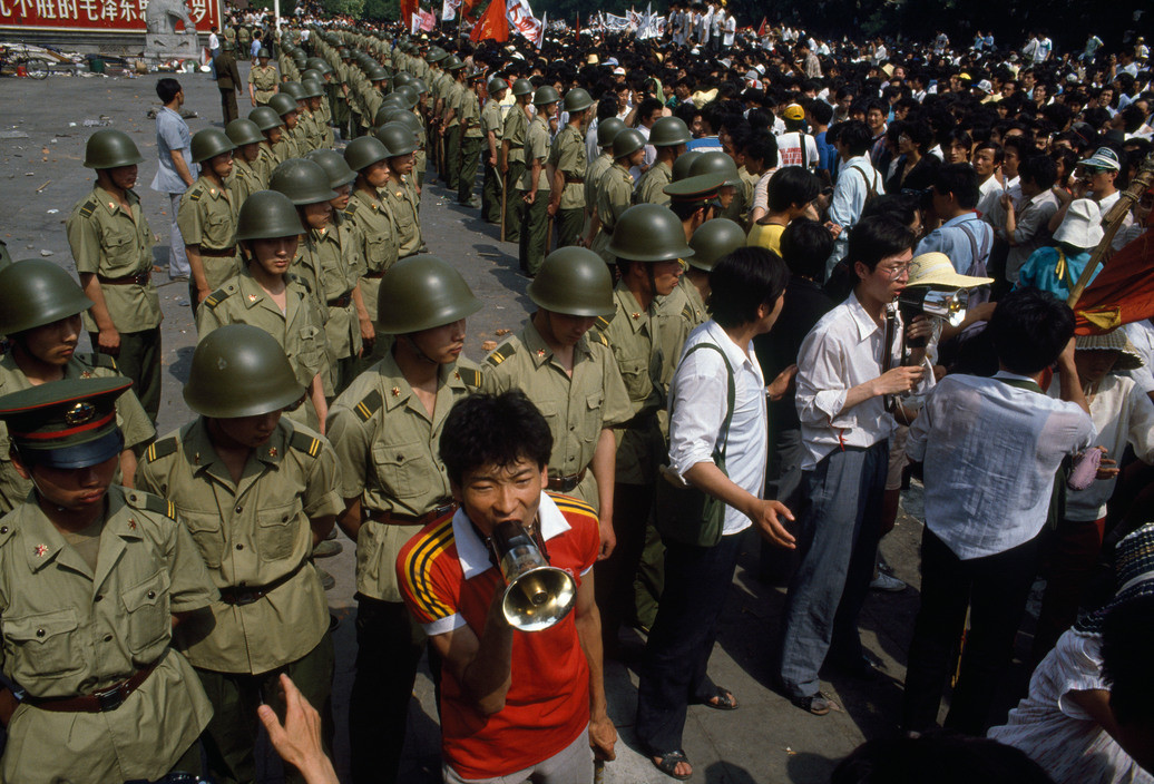 События на площади. Площадь Тяньаньмэнь 1989. Площадь Тяньаньмэнь июнь 1989. Площадь Тяньаньмэнь 4 июня 1989.