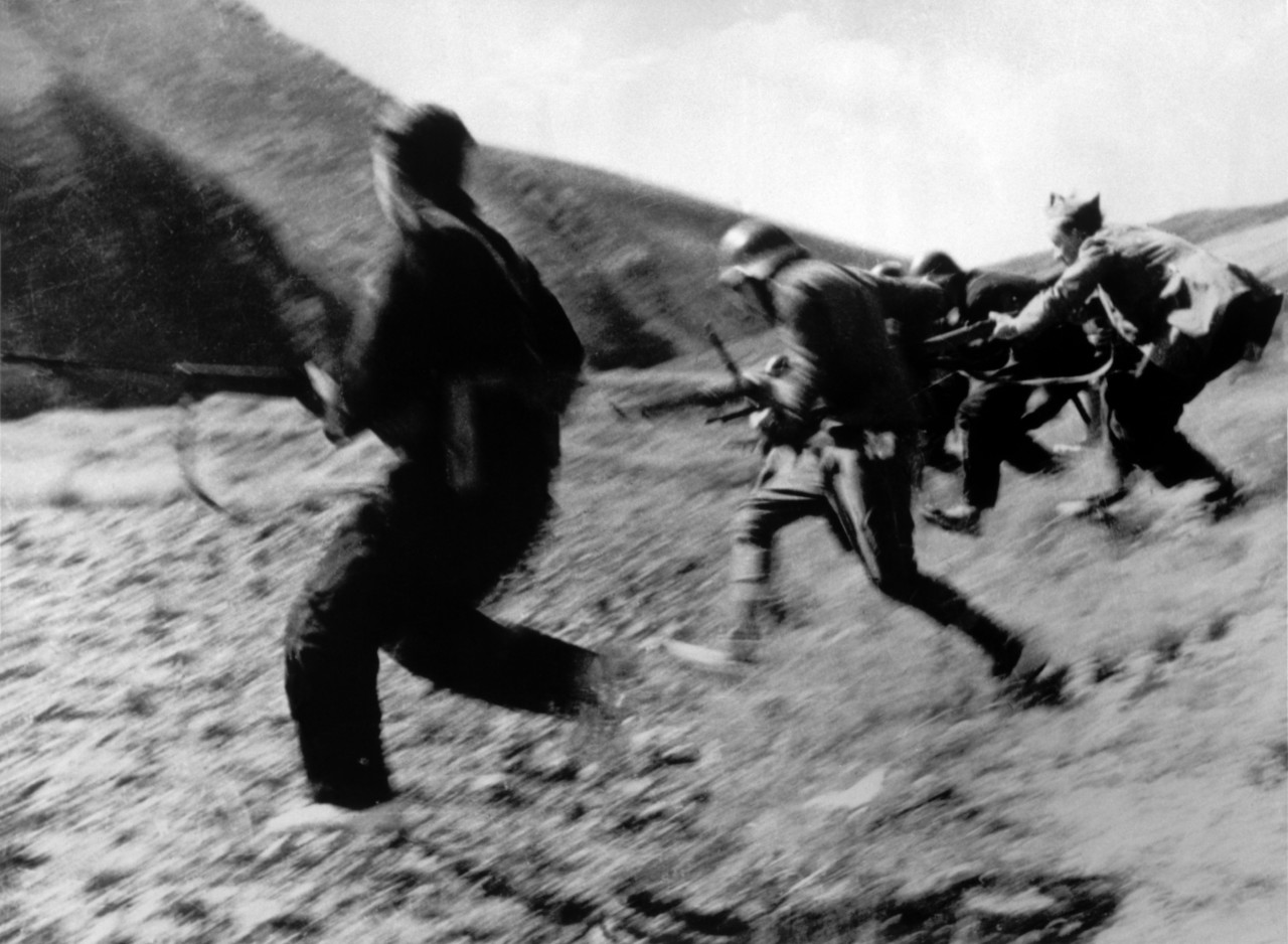 Robert Capa Death In The Making Magnum Photos